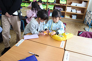 小学校で交流会が行われました　