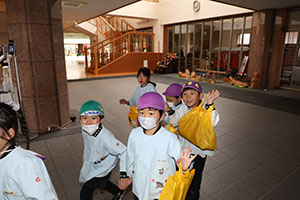 小学校で交流会が行われました　