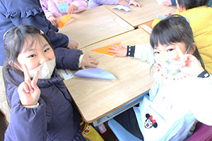 小学校で交流会が行われました　
