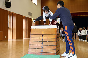 体操教室　ー跳び箱ー　たんぽぽ