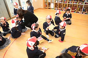 バレンタインチョコカードの交換　りす