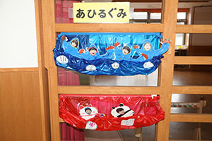 作品展参観が行われました　あひる・ひよこ組　NO．1