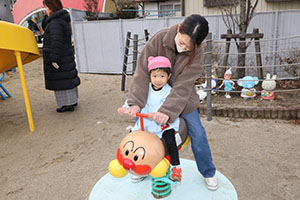 作品展参観が行われました　あひる・ひよこ組　NO．1