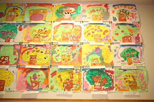 作品展の各クラスの個性あふれる作品　　　年少組