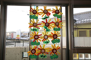 作品展の各クラスの個性あふれる作品　　　年少組
