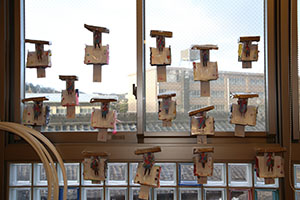 作品展の各クラスの個性あふれる作品　　　年中組