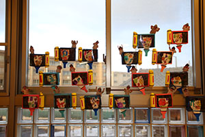 作品展の各クラスの個性あふれる作品　　　年中組