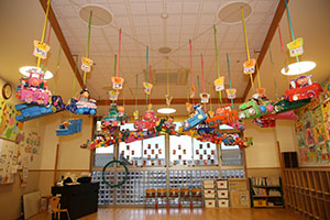 作品展の各クラスの個性あふれる作品　　　年中組