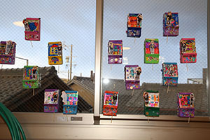 作品展の各クラスの個性あふれる作品　　　年中組