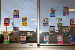 作品展の各クラスの個性あふれる作品　　　年中組