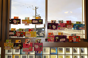 作品展の各クラスの個性あふれる作品　　　年中組