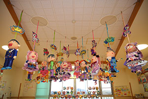 作品展の各クラスの個性あふれる作品　　　年長組