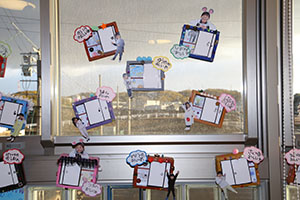 作品展の各クラスの個性あふれる作品　　　年長組