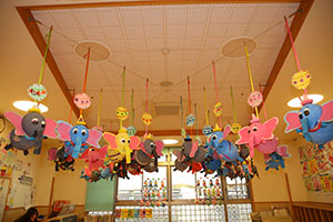 作品展の各クラスの個性あふれる作品　　　年長組