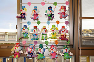 作品展の各クラスの個性あふれる作品　　　年長組