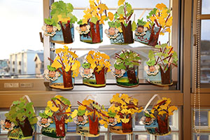 作品展の各クラスの個性あふれる作品　　　年長組