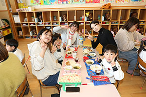 作品展　給食試食会 　　年中組　ー1日目ー