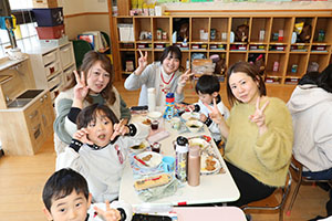 作品展　給食試食会 　　年中組　ー1日目ー