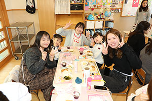 作品展　給食試食会 　　年中組　ー1日目ー