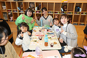 作品展　給食試食会 　　年中組　ー1日目ー