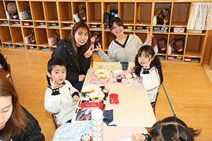 作品展　給食試食会 　　年中組　ー1日目ー