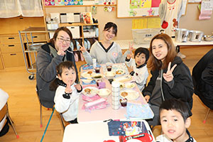 作品展　給食試食会 　　年中組　ー1日目ー