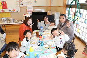 作品展　給食試食会 　　年中組　ー1日目ー