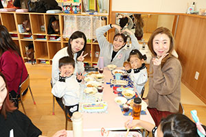 作品展　給食試食会 　　年中組　ー1日目ー