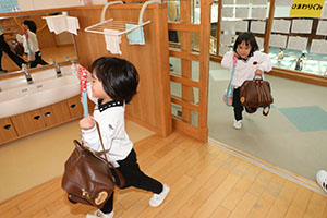 作品展が行われました 　年中組　ー1日目ー
