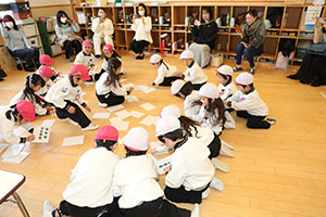 作品展が行われました 　年中組　ー2日目ー