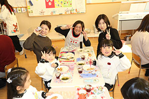 作品展　給食試食会 　　年中組　　ー2日目ー