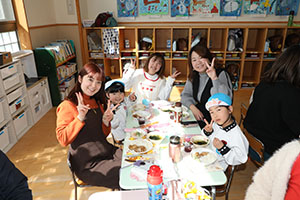 作品展　給食試食会 　　年中組　　ー2日目ー