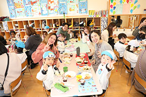 作品展　給食試食会 　　年中組　　ー2日目ー
