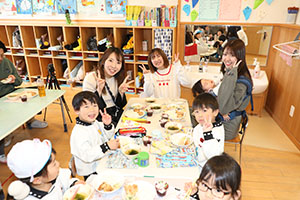 作品展　給食試食会 　　年中組　　ー2日目ー