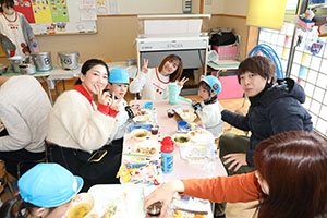 作品展　給食試食会 　　年中組　　ー2日目ー