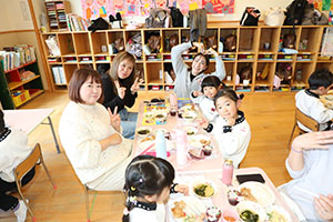 作品展　給食試食会 　　年中組　　ー2日目ー