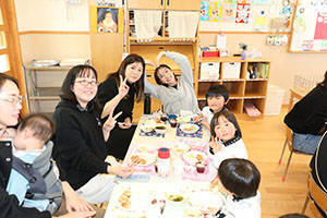 作品展　給食試食会 　　年中組　　ー2日目ー