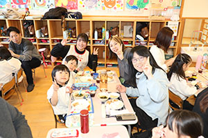 作品展　給食試食会 　　年中組　　ー2日目ー