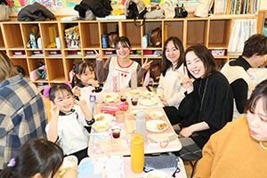 作品展　給食試食会 　　年中組　　ー2日目ー