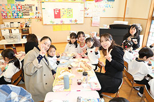 作品展　給食試食会 　　年中組　　ー2日目ー