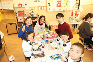 作品展　給食試食会 　　年中組　　ー2日目ー