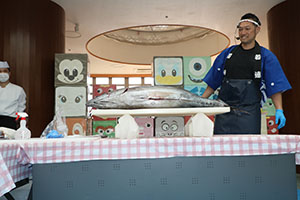 マグロ解体ショーが行われました！　NO．1