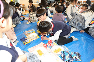 仲良くランチタイム　D・あひる