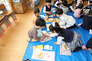 仲良くランチタイム　D・あひる