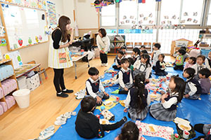 仲良くランチタイム　D・あひる