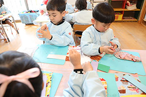 サンダルの制作　たんぽぽ