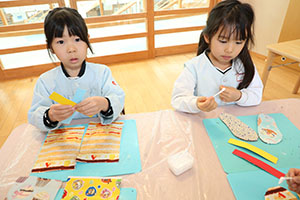 サンダルの制作　たんぽぽ