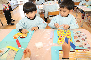 サンダルの制作　たんぽぽ