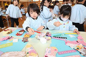 サンダルの制作　たんぽぽ