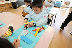 サンダルの制作　たんぽぽ